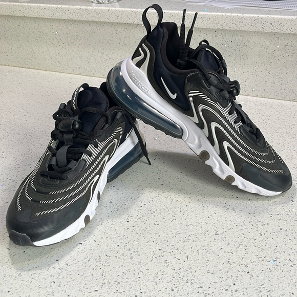 Nike Air Max 270 React ENG - Picture 6 of 7